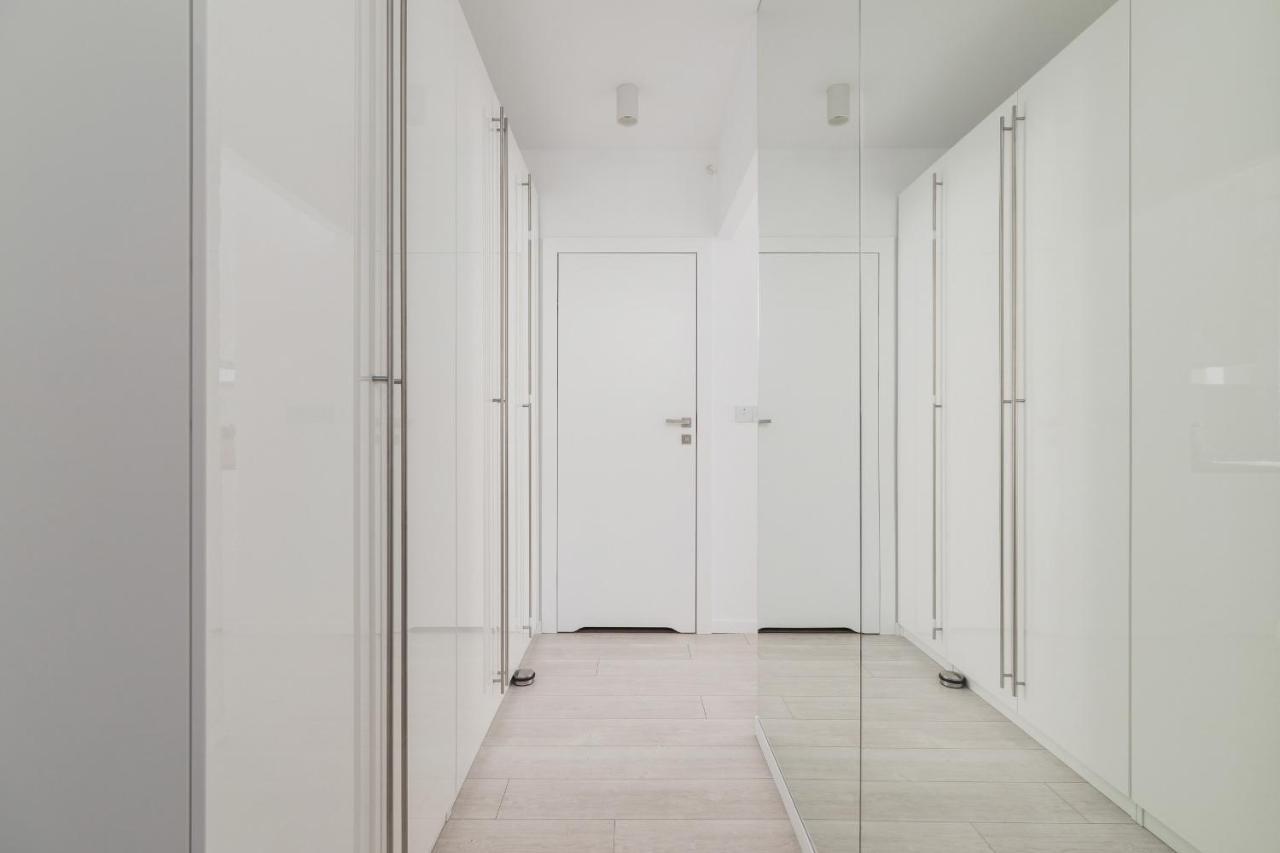 City Centre & Modern Quiet Apartment With Parking By Renters Prestige Kraków Exteriör bild